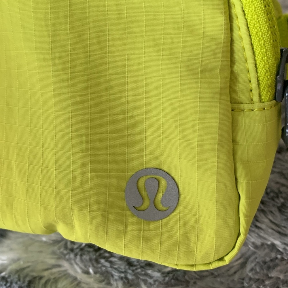 Lululemon Athletica Lichen Lime Belt Bag - Picture 7 of 9